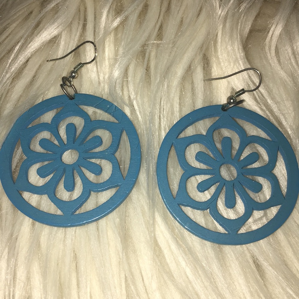 Vintage Blue Wood Round Flower Earrings - Picture 1 of 5
